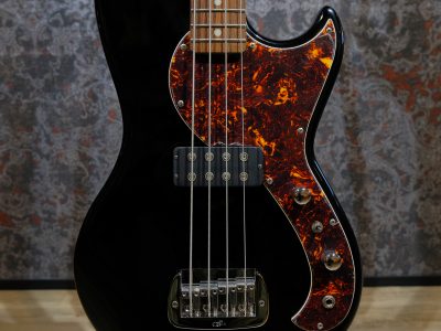 G&L Tribute Series Fallout Shortscale Bass / Jet Black