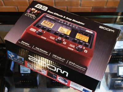 ZOOM B3 / Bass Effects & Amp Simulator Pedal | 札幌の楽器屋さん