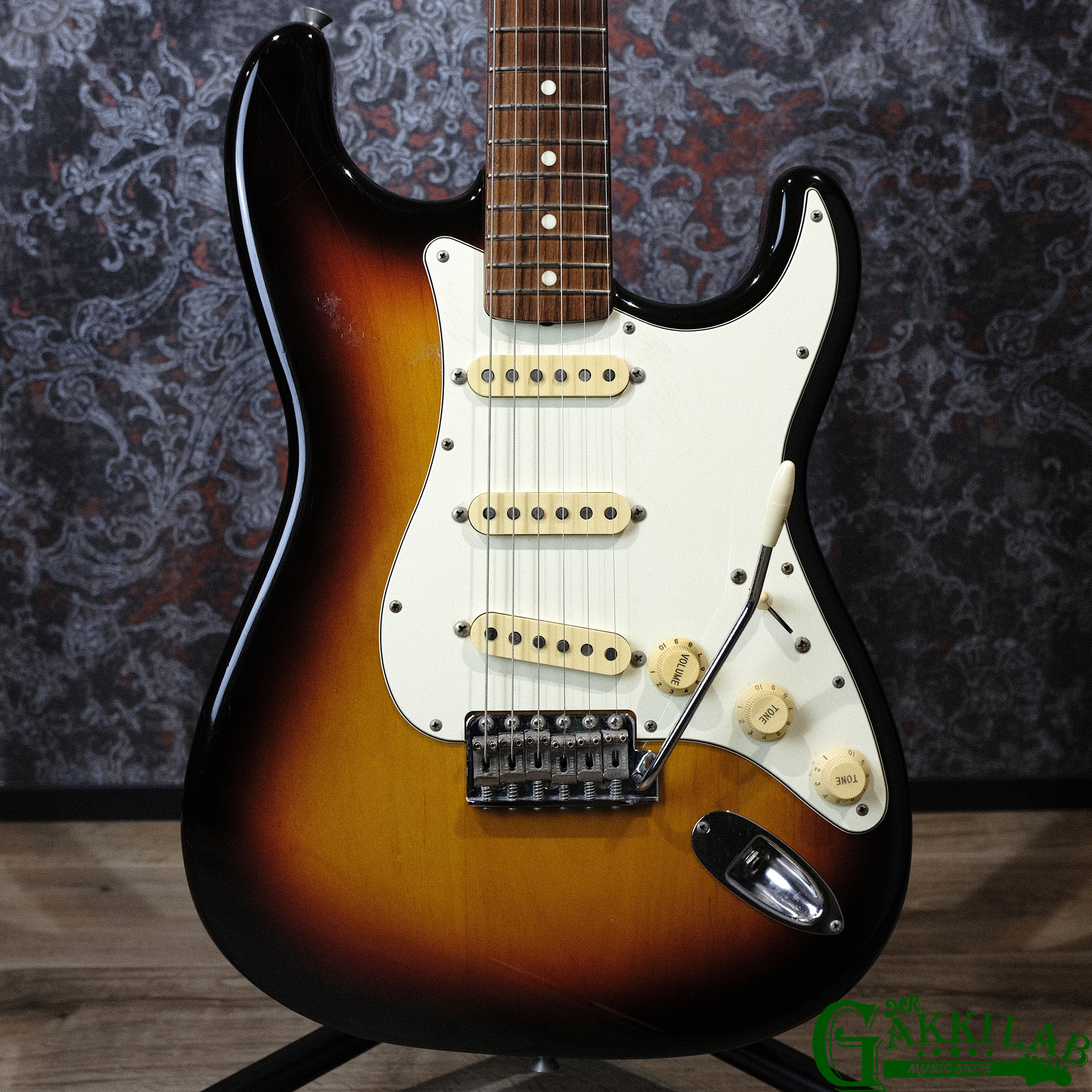 フレット交換する必要がありますFender stratocaster st62