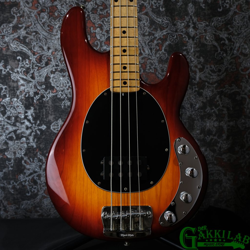 MUSIC MAN Stingray 4 Honey Burst / Matching Headstock 2001