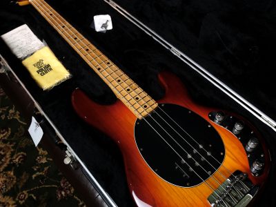 MUSIC MAN Stingray 4 Honey Burst / Matching Headstock 2001