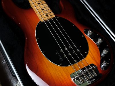 MUSIC MAN Stingray 4 Honey Burst / Matching Headstock 2001