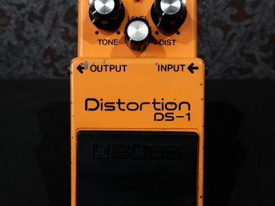 （中古）（保証書付き）BOSS Distortion DS-1 Amazon.com: BOSS DS-1-B50A Distortion Pedal | Limited