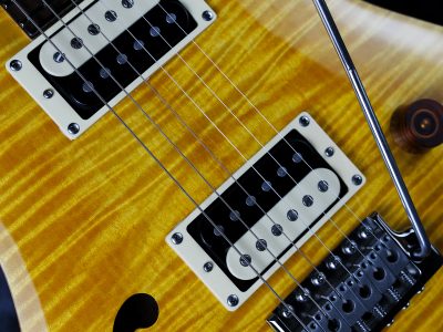 PRS 2020 SE Custom 22 Semi-Hollow Santana Yellow