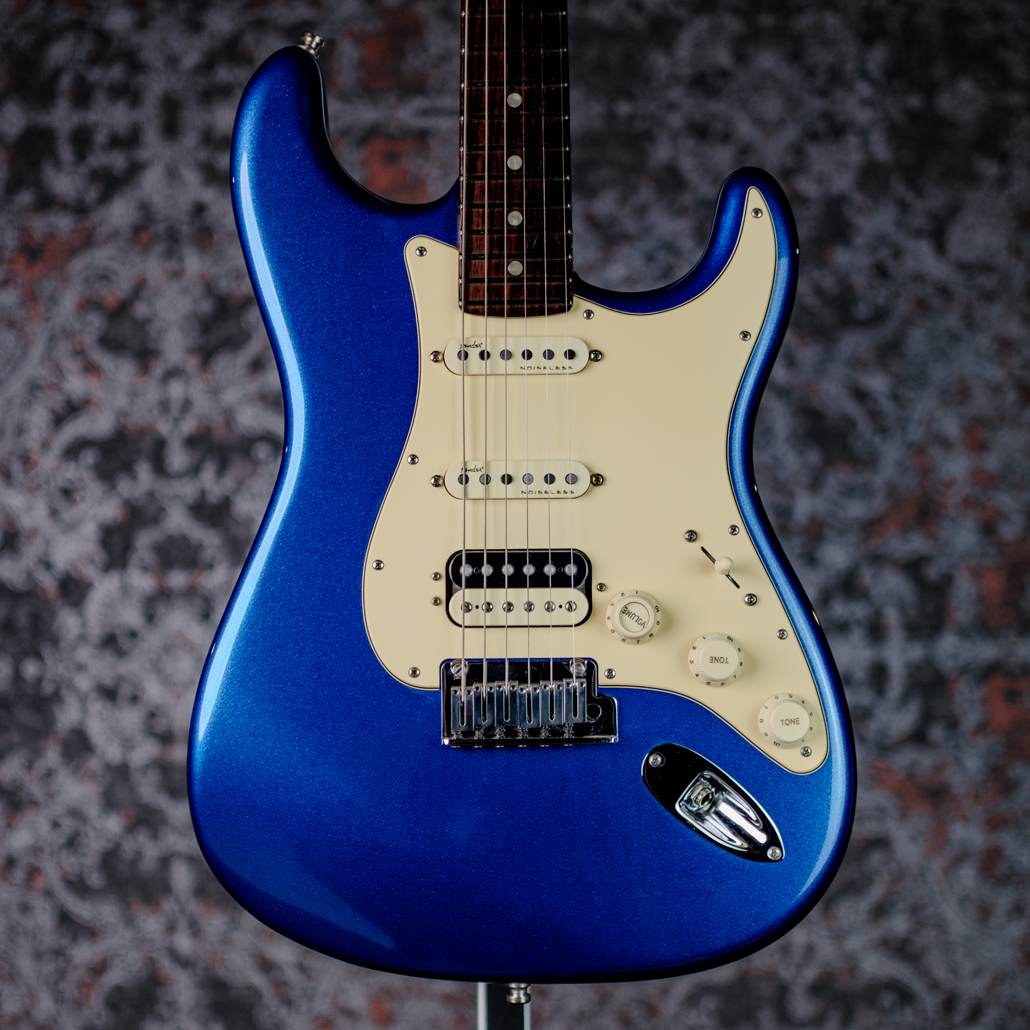Fender American Ultra Stratocaster HSS Rosewood Fingerboard Cobra Blue