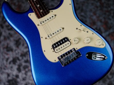 Fender American Ultra Stratocaster HSS Rosewood Fingerboard Cobra Blue