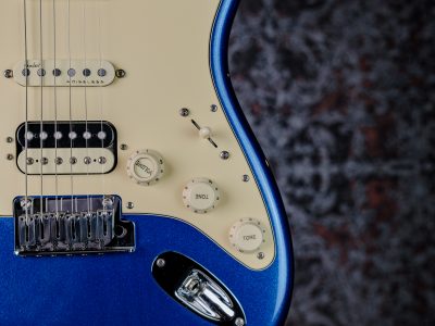 Fender American Ultra Stratocaster HSS Rosewood Fingerboard Cobra Blue