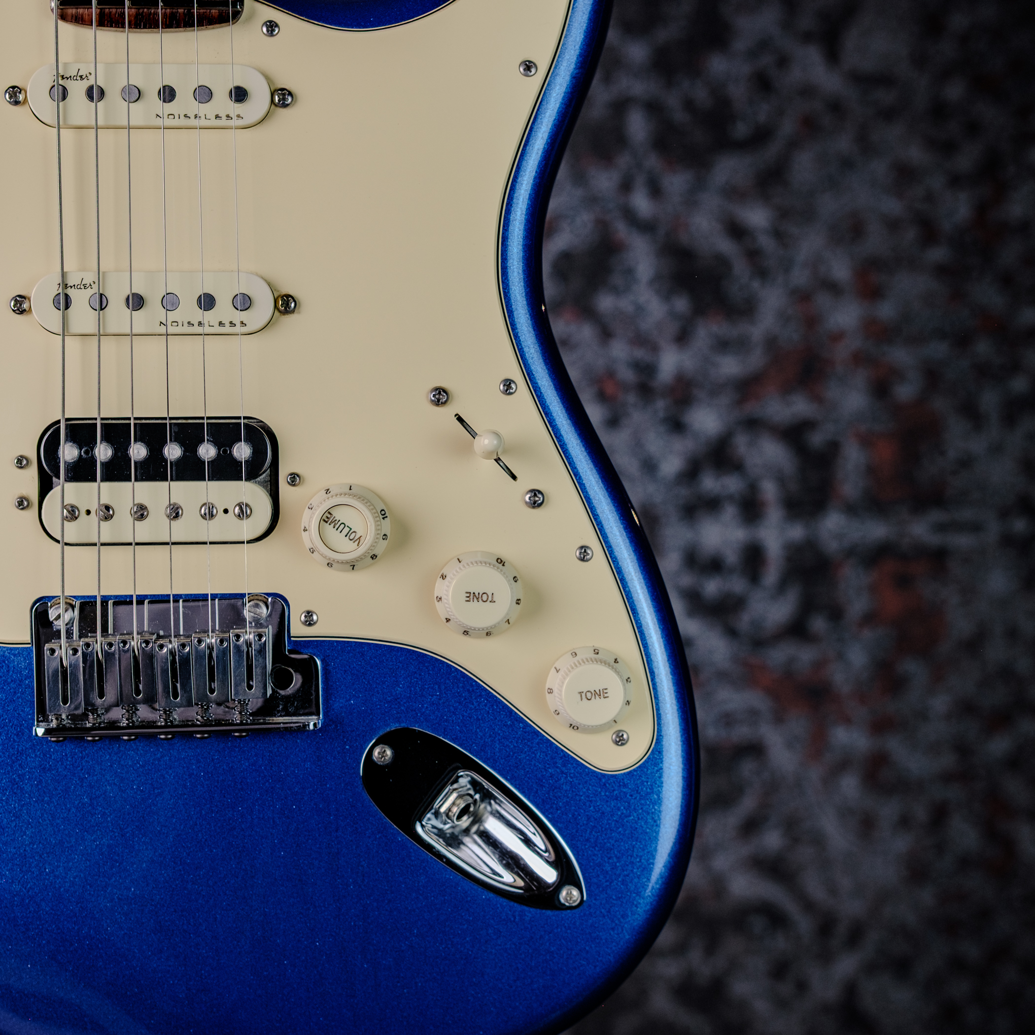 Fender American Ultra Stratocaster HSS Rosewood Fingerboard Cobra Blue