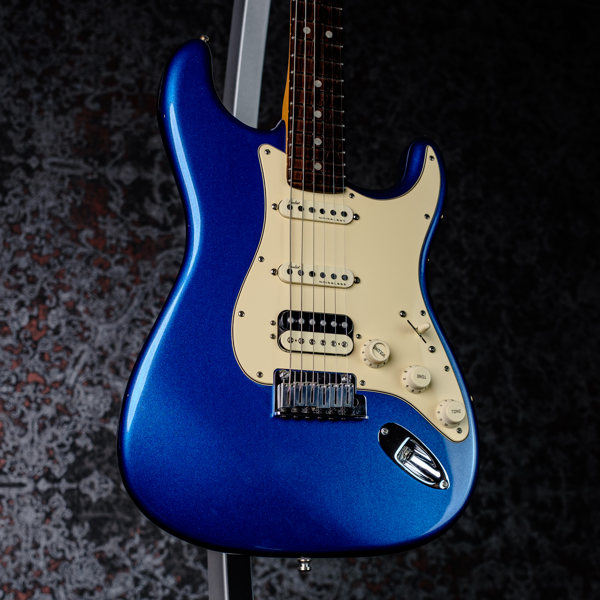 Fender American Ultra Stratocaster HSS Rosewood Fingerboard Cobra Blue