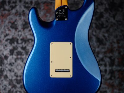 Fender American Ultra Stratocaster HSS Rosewood Fingerboard Cobra Blue