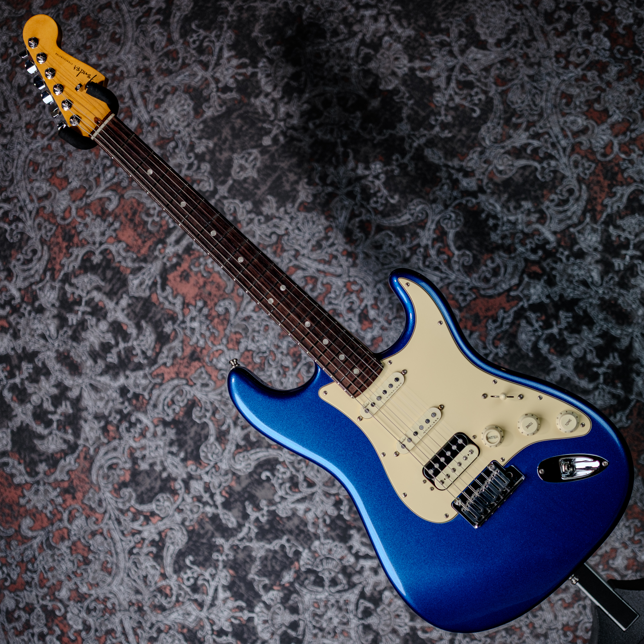 Fender American Ultra Stratocaster HSS Rosewood Fingerboard Cobra Blue