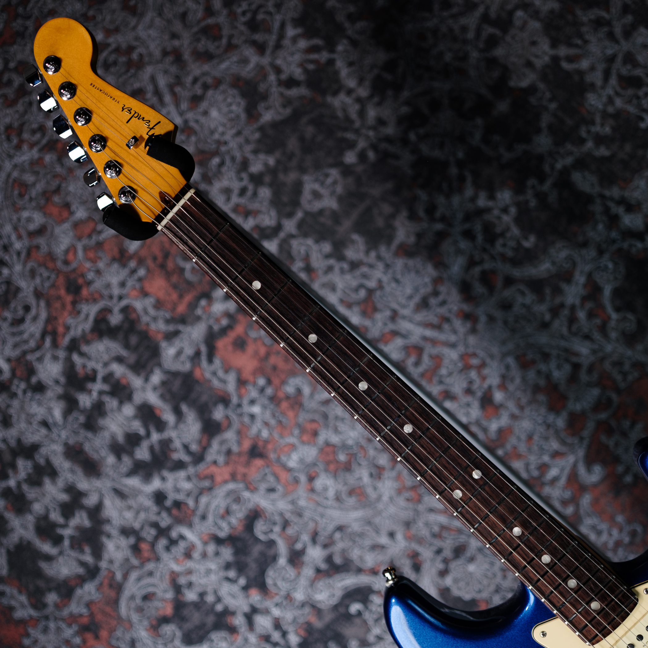 Fender American Ultra Stratocaster HSS Rosewood Fingerboard Cobra Blue