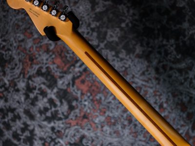 Fender American Ultra Stratocaster HSS Rosewood Fingerboard Cobra Blue