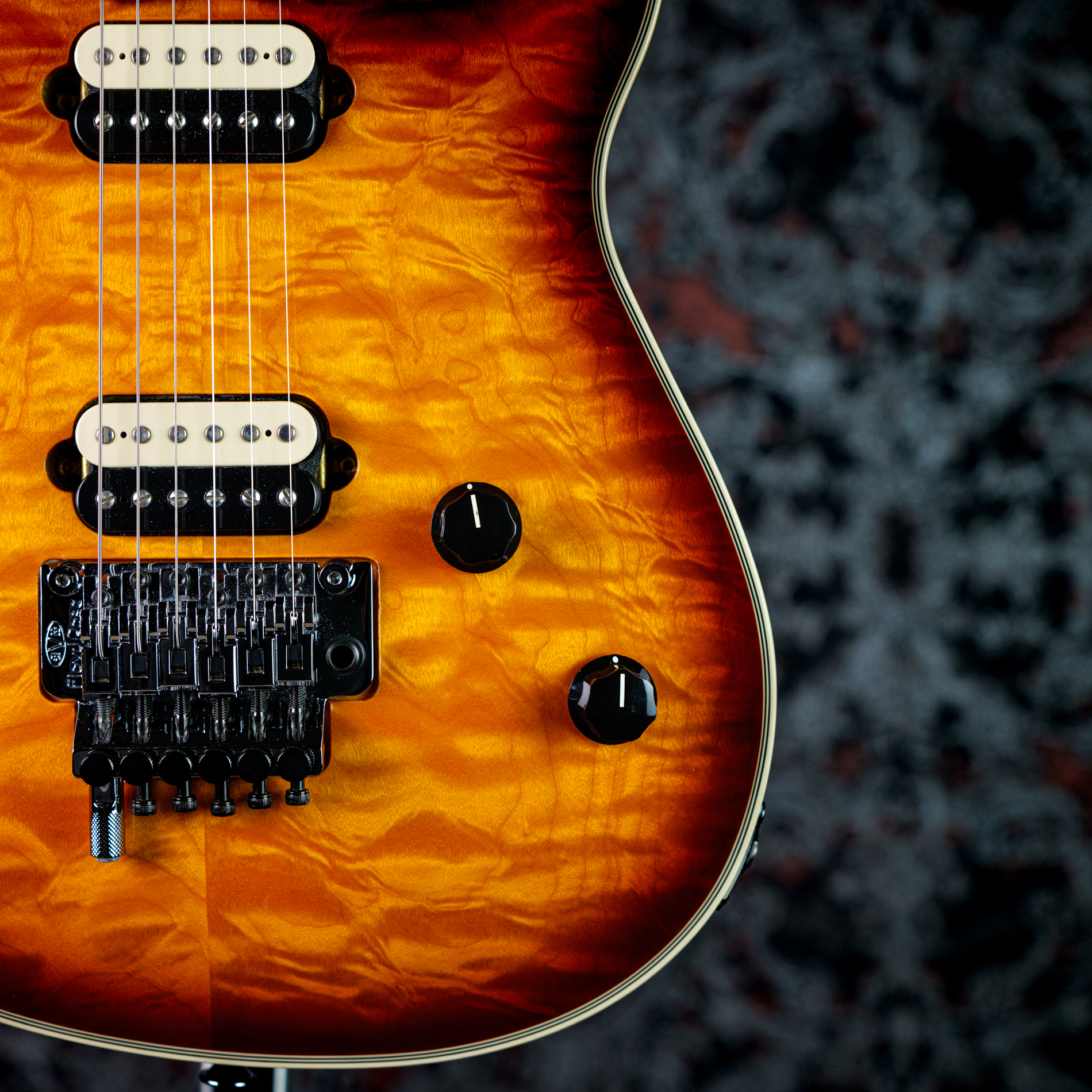 EVH Wolfgang USA Quilted Maple Top / Tobacco Sunburst