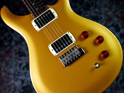 PRS 2025 SE DGT Gold Top / Moon Inlays