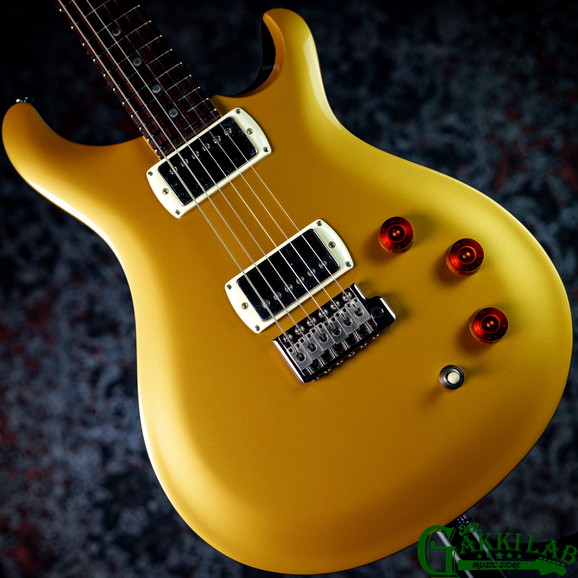 PRS 2025 SE DGT Gold Top / Moon Inlays