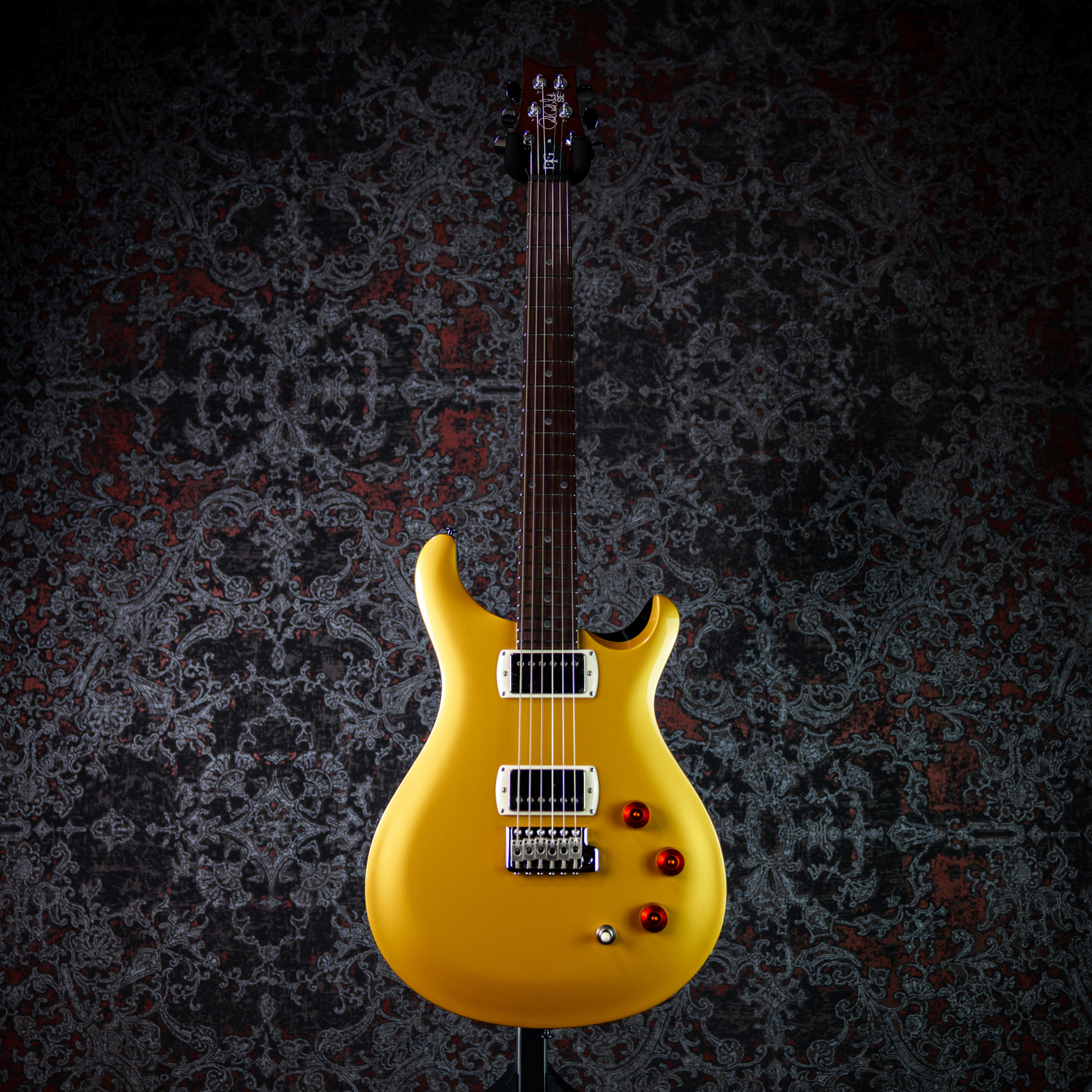PRS 2025 SE DGT Gold Top / Moon Inlays
