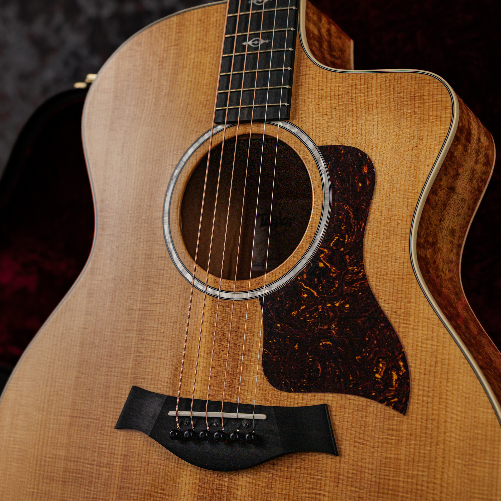 Taylor 214ce-K DLX